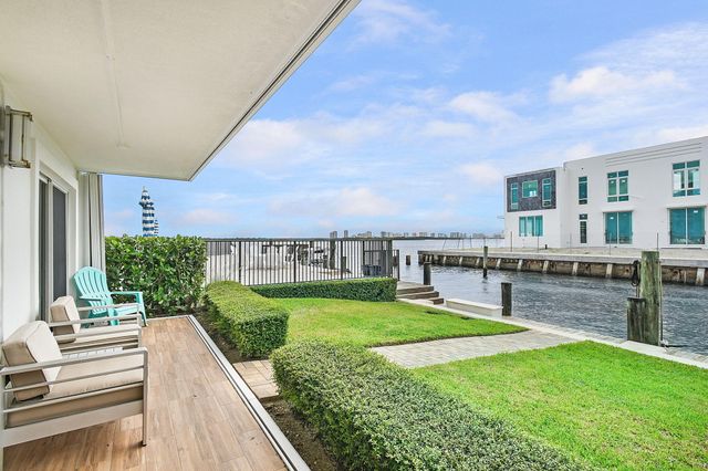 68 YACHT CLUB Drive 12, North Palm Beach, FL 33408