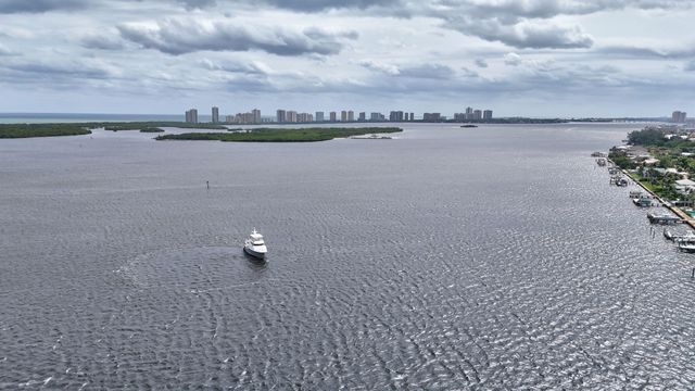 68 YACHT CLUB Drive 12, North Palm Beach, FL 33408