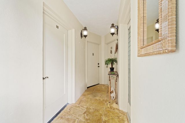 68 YACHT CLUB Drive 12, North Palm Beach, FL 33408