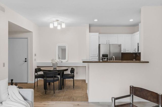 2150 Camino De La Reina 216, San Diego, CA 92108