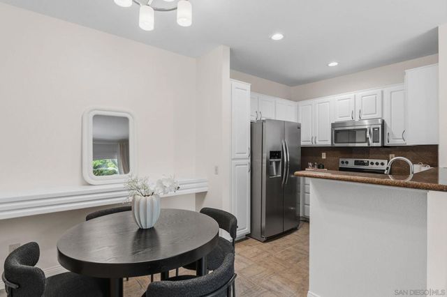 2150 Camino De La Reina 216, San Diego, CA 92108
