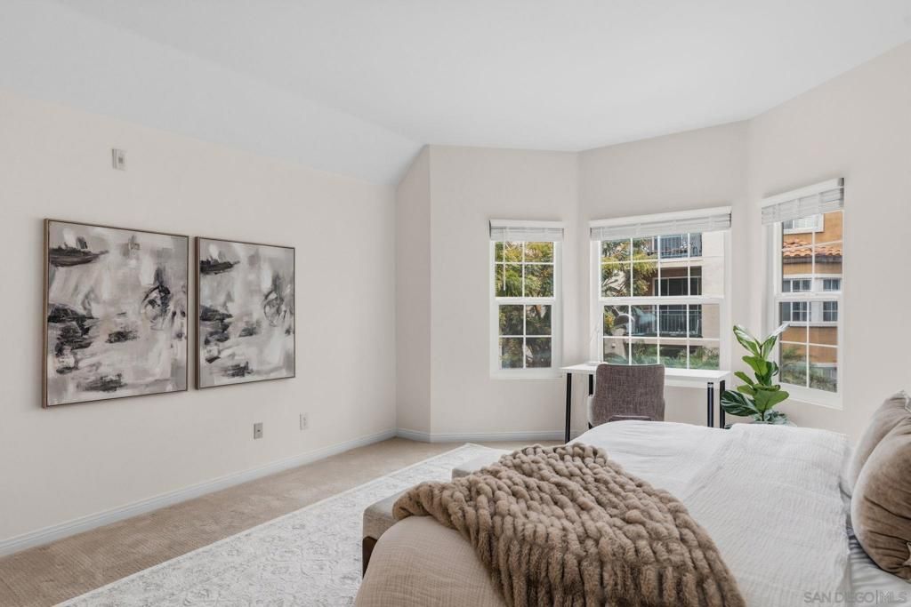 Image 13 of property listing at 2150 Camino De La Reina 216, San Diego, CA 92108