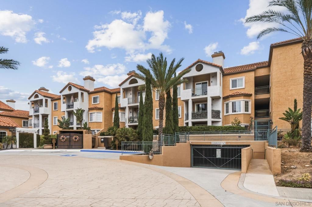 Image 23 of property listing at 2150 Camino De La Reina 216, San Diego, CA 92108