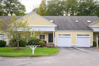 18 Whiting Lane 18, Hingham, MA 02043