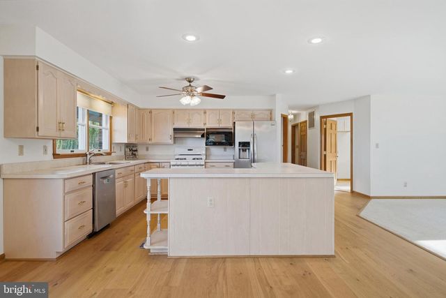 3523 HILLTOP DR, Port Republic, MD 20676