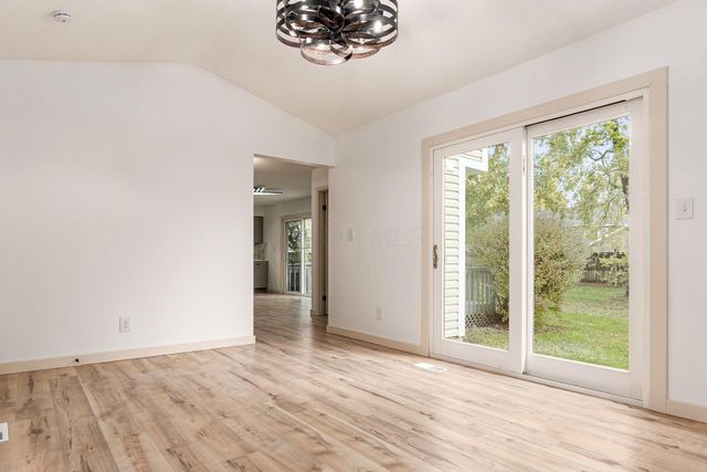 5850 Meadowhurst Way, Dublin, OH 43017