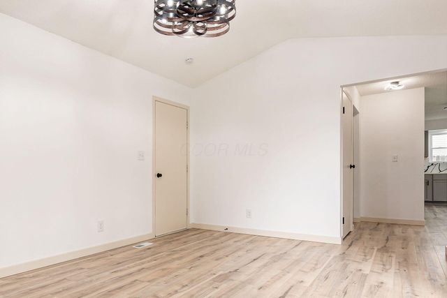 5850 Meadowhurst Way, Dublin, OH 43017