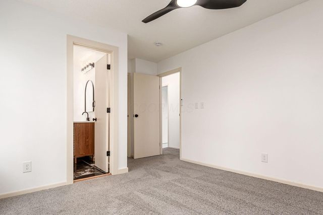 5850 Meadowhurst Way, Dublin, OH 43017