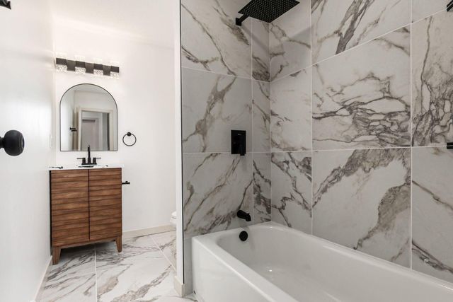 5850 Meadowhurst Way, Dublin, OH 43017