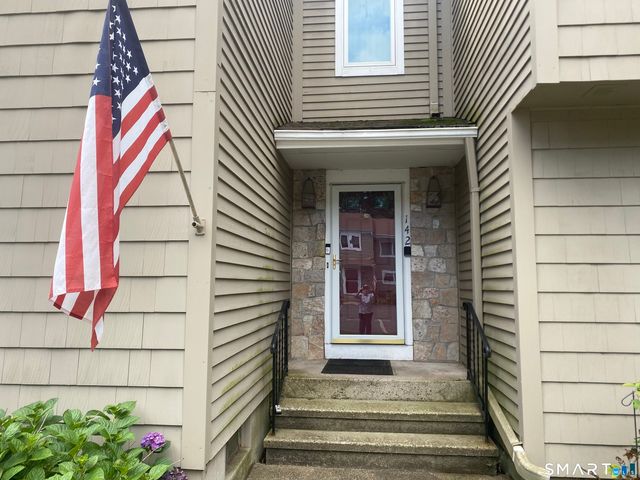 142 Timber Ridge 142, Southington, CT 06489