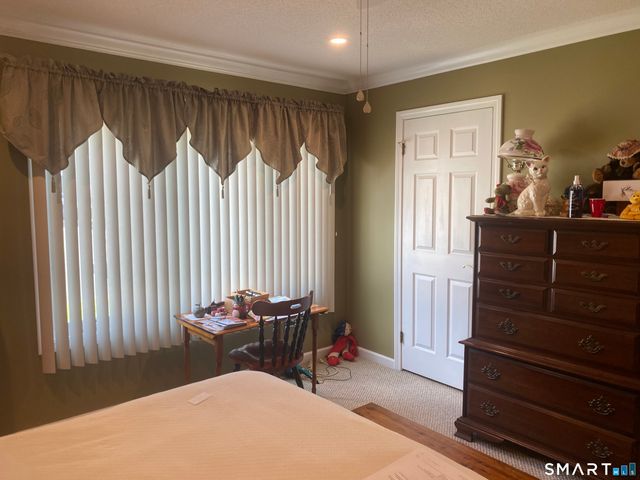 142 Timber Ridge 142, Southington, CT 06489