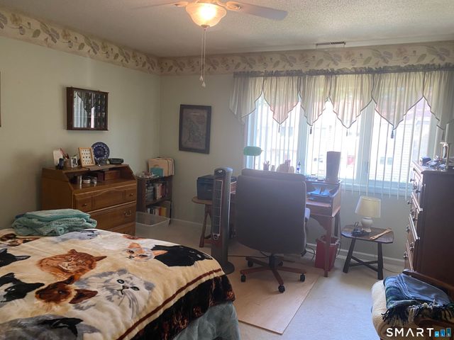 142 Timber Ridge 142, Southington, CT 06489