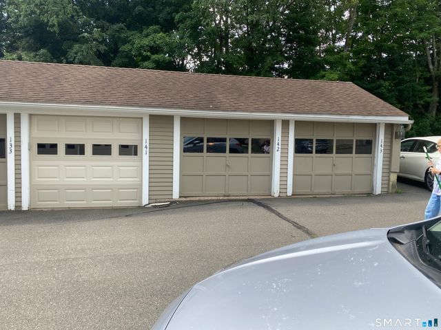 142 Timber Ridge 142, Southington, CT 06489