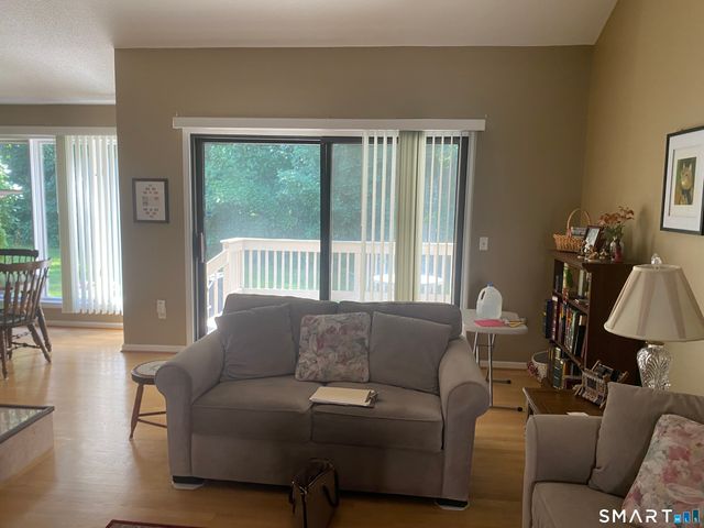 142 Timber Ridge 142, Southington, CT 06489