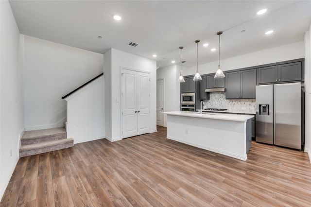 9912 Schramm Street, Irving, TX 75063