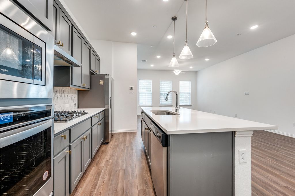 9912 Schramm Street, Irving, TX 75063