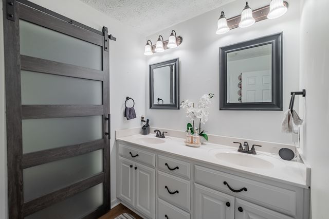 1450 Pleasant Hill Rd, Mcminnville, TN 37110