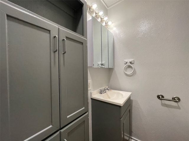 5108 Tulane Avenue, River Oaks, TX 76114