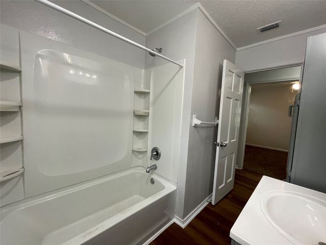 5108 Tulane Avenue, River Oaks, TX 76114