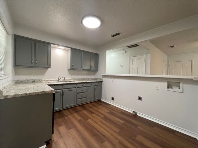 5108 Tulane Avenue, River Oaks, TX 76114