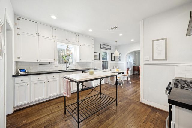 2109 Colquitt Street, Houston, TX 77098