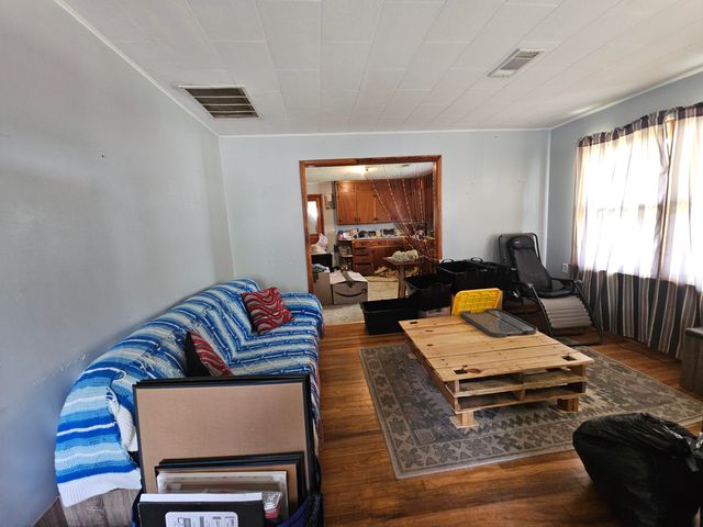 225 N Pine Street, Mountain View, MO 65548