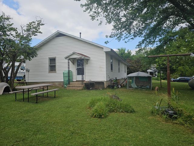 225 N Pine Street, Mountain View, MO 65548