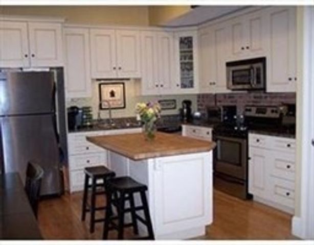 310 Court St 2, Plymouth, MA 02360