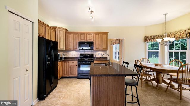3405 PIN OAK LN, Chalfont, PA 18914