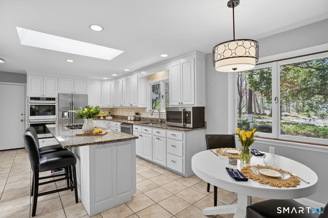 112 Calico Lane, Fairfield, CT 06824