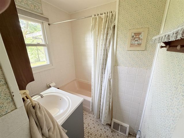 2775 E Y Avenue, Vicksburg, MI 49097