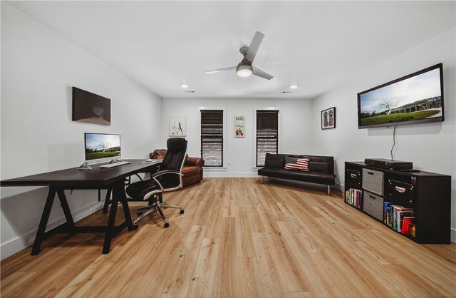 609 Atlanta SE Street, Gravette, AR 72736