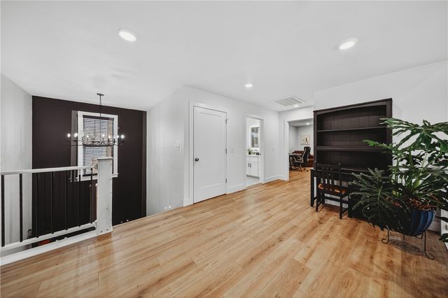 609 Atlanta SE Street, Gravette, AR 72736