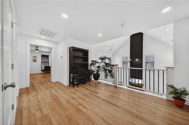 609 Atlanta SE Street, Gravette, AR 72736