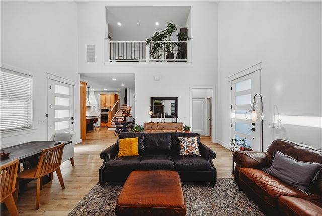 609 Atlanta SE Street, Gravette, AR 72736