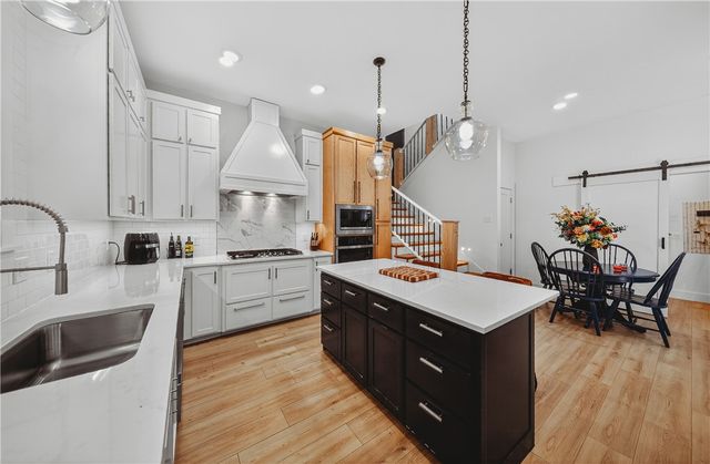 609 Atlanta SE Street, Gravette, AR 72736