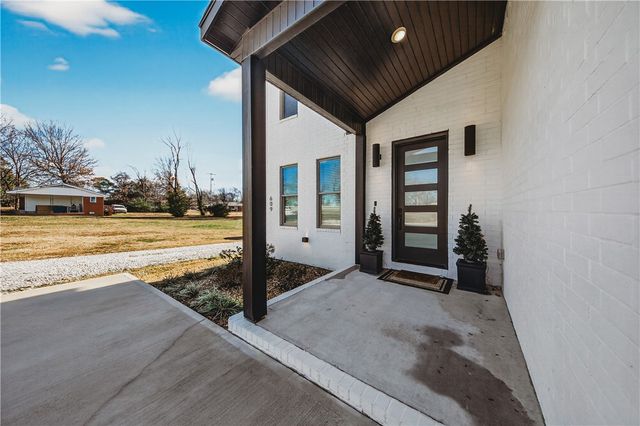 609 Atlanta SE Street, Gravette, AR 72736