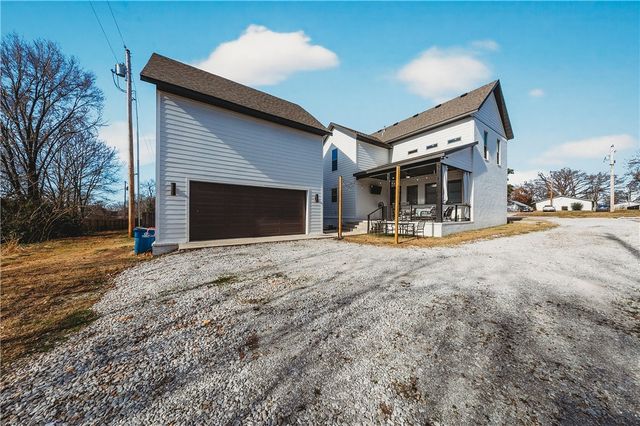 609 Atlanta SE Street, Gravette, AR 72736