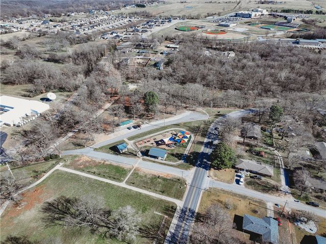 609 Atlanta SE Street, Gravette, AR 72736