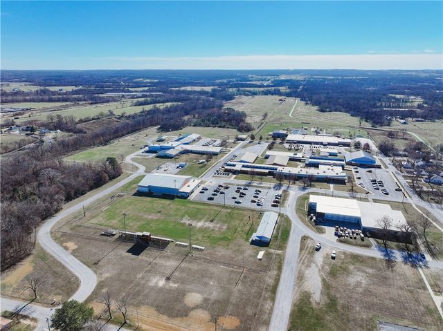 609 Atlanta SE Street, Gravette, AR 72736