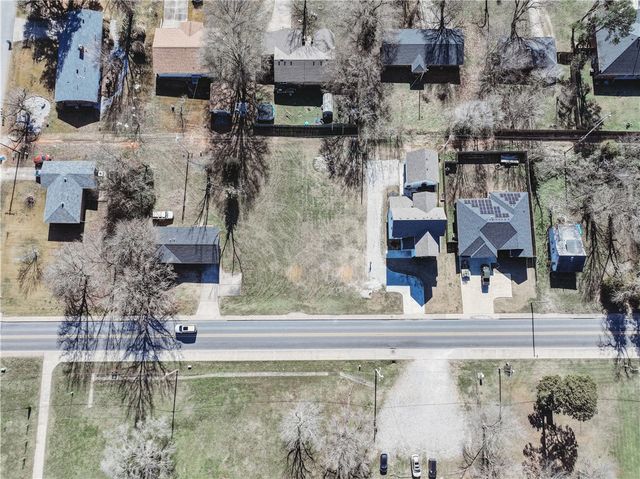 609 Atlanta SE Street, Gravette, AR 72736