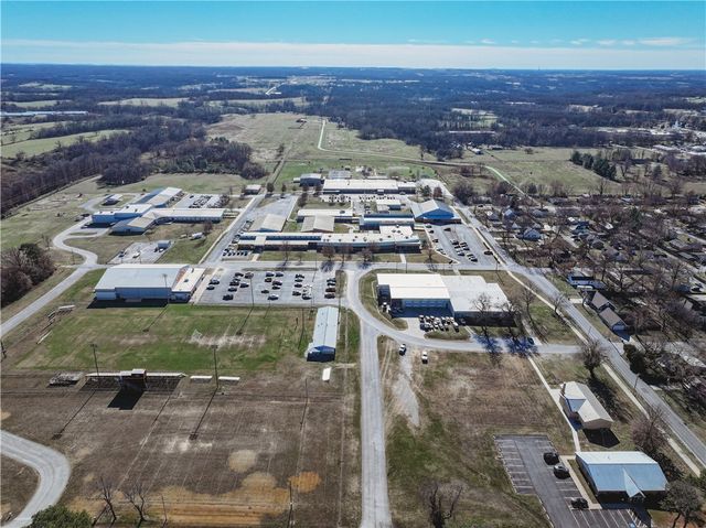 609 Atlanta SE Street, Gravette, AR 72736