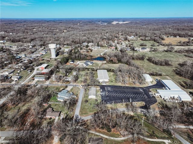 609 Atlanta SE Street, Gravette, AR 72736