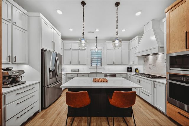 609 Atlanta SE Street, Gravette, AR 72736