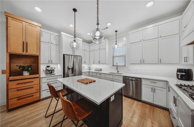 609 Atlanta SE Street, Gravette, AR 72736