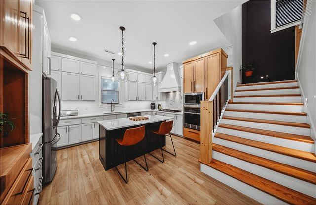 609 Atlanta SE Street, Gravette, AR 72736