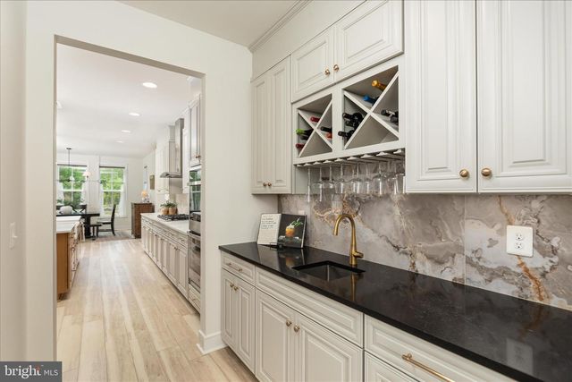 220 STOIC ST SE, Leesburg, VA 20175
