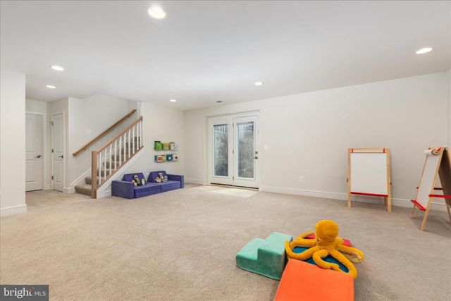 220 STOIC ST SE, Leesburg, VA 20175