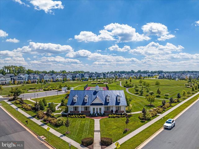 220 STOIC ST SE, Leesburg, VA 20175