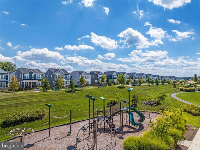 220 STOIC ST SE, Leesburg, VA 20175